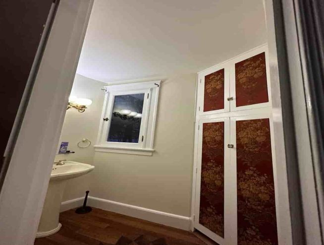 Bathroom Painting